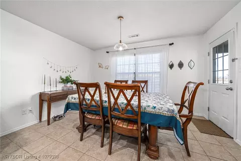 Dining - 415 Ridge Point Dr, Fort Smith, AR 72908 photo 2 of 3
