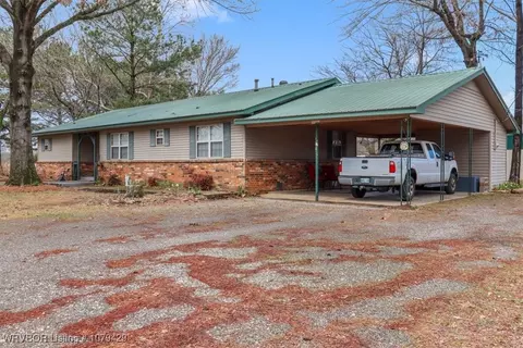 406 Poplar St, Wister, OK 74966