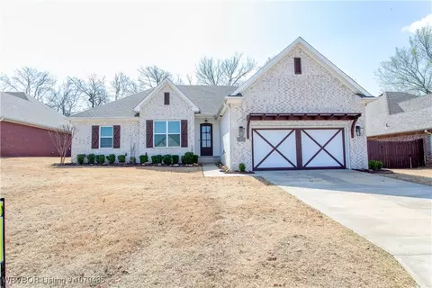 5716 Thomas Rd, Fort Smith, AR 72916