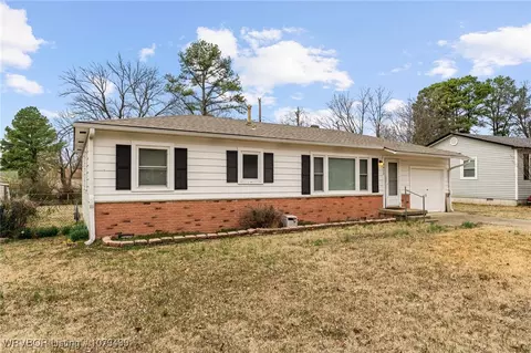 Exterior - 4422 22nd St, Fort Smith, AR 72901 photo 2 of 5