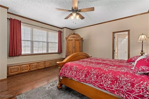 Bedroom - 2003 Nixon Rd, Lavaca, AR 72941 photo 2 of 9
