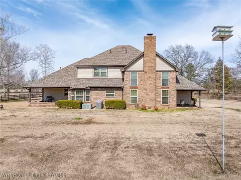 Exterior - 2003 Nixon Rd, Lavaca, AR 72941 photo 4 of 8