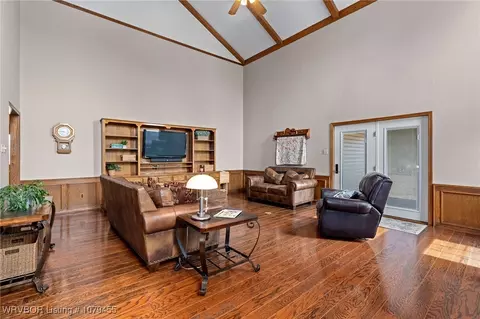 Living - 2003 Nixon Rd, Lavaca, AR 72941 photo 3 of 4