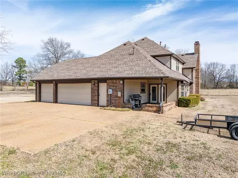 Exterior - 2003 Nixon Rd, Lavaca, AR 72941 photo 6 of 8