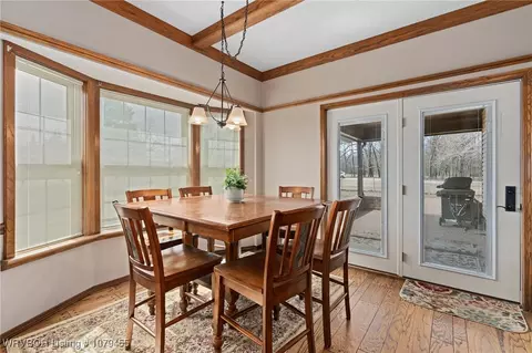 Dining - 2003 Nixon Rd, Lavaca, AR 72941 photo 1 of 1