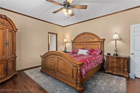 Bedroom - 2003 Nixon Rd, Lavaca, AR 72941 photo 1 of 9