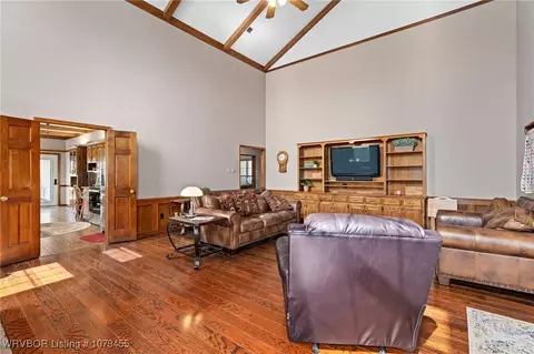 Living - 2003 Nixon Rd, Lavaca, AR 72941 photo 2 of 4