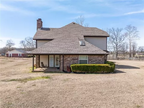 Exterior - 2003 Nixon Rd, Lavaca, AR 72941 photo 5 of 8