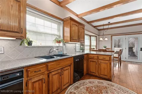 Kitchen - 2003 Nixon Rd, Lavaca, AR 72941 photo 1 of 5