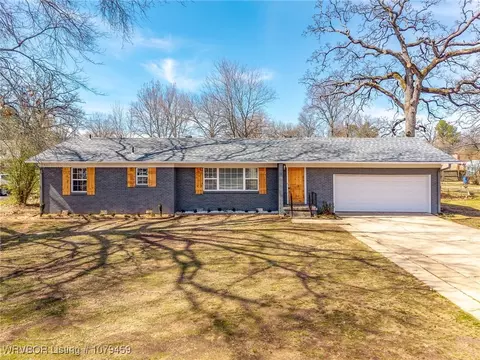 1105 N 50th St, Fort Smith, AR 72904