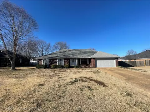 706 W Lisa Ln, Van Buren, AR 72956