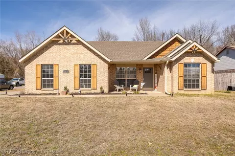 2530 Park Ave, Van Buren, AR 72956