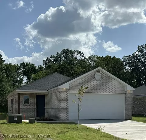 8916 Preston Wood Dr, Fort Smith, AR 72916