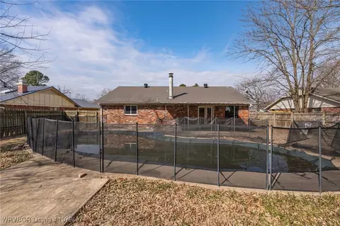 Exterior - 3219 95th St, Fort Smith, AR 72903 photo 4 of 5