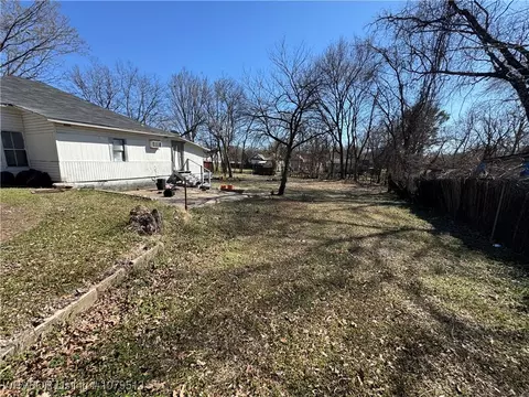 2018 Pryor Ave, Fort Smith, AR 72904 photo 3
