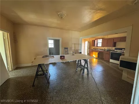 216 E Walnut St, Alma, AR 72921 photo 5