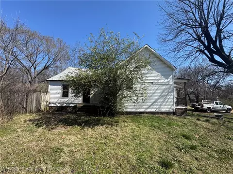 216 E Walnut St, Alma, AR 72921 photo 3