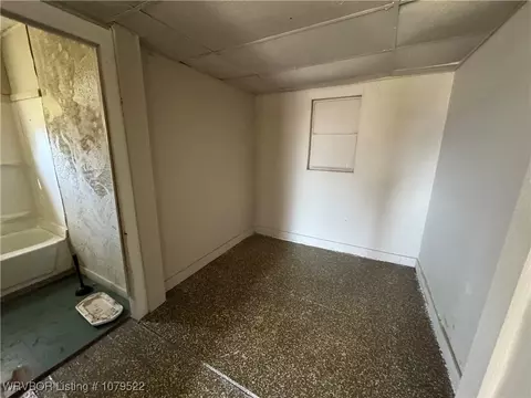 216 E Walnut St, Alma, AR 72921 photo 9