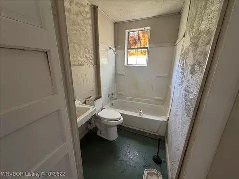 216 E Walnut St, Alma, AR 72921 photo 10