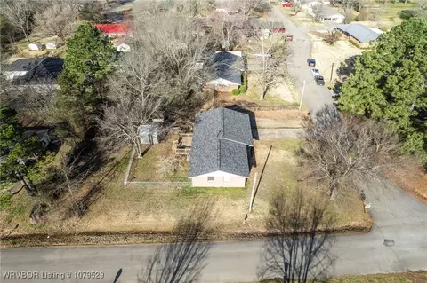 View/Area - 715 Cherry St, Waldron, AR 72958 photo 3 of 10