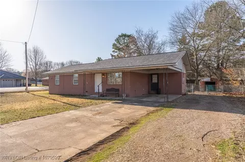 Exterior - 715 Cherry St, Waldron, AR 72958 photo 2 of 3
