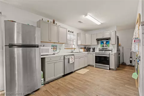 Kitchen - 715 Cherry St, Waldron, AR 72958 photo 1 of 3