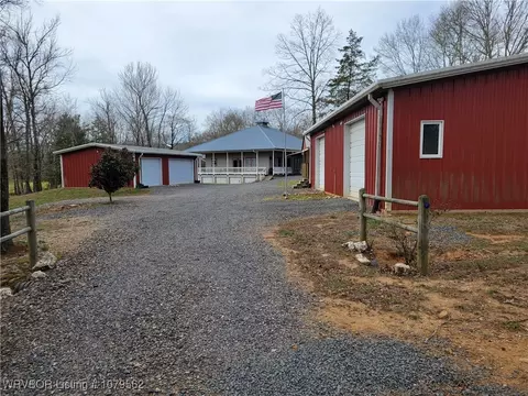 5487 W Highway 8, Mena, AR 71953
