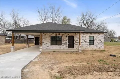 803 S Ada St, Muldrow, OK 74948