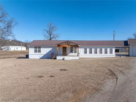 476288 E 1085 Rd, Muldrow, OK 74948