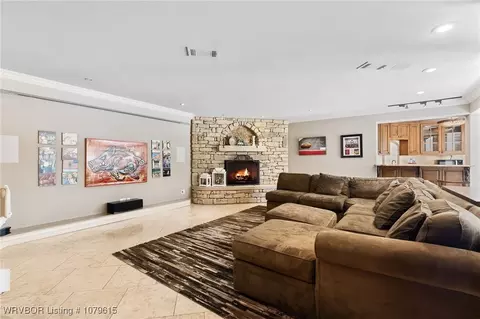 Living - 12034 Ridgefield Dr, Fort Smith, AR 72916 photo 4 of 4