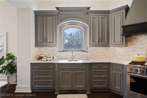 Kitchen - 12034 Ridgefield Dr, Fort Smith, AR 72916 photo 5 of 7