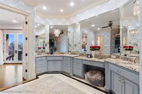 Bath - 12034 Ridgefield Dr, Fort Smith, AR 72916 photo 1 of 2