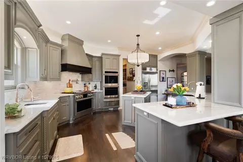Kitchen - 12034 Ridgefield Dr, Fort Smith, AR 72916 photo 2 of 7