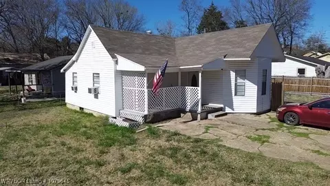 306 Walter St, Poteau, OK 74953