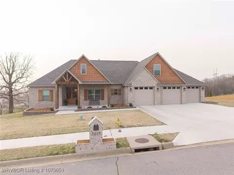 2217 Maggie Ln, Van Buren, AR 72956