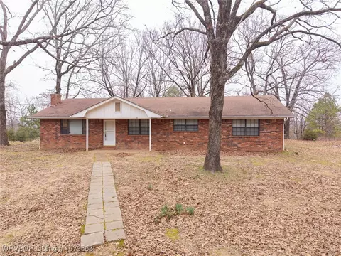 7000 Garrett Trl, Mountainburg, AR 72946