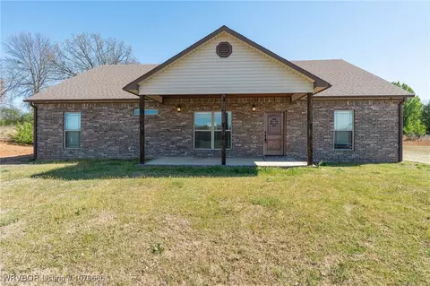359 Haskens St, Pocola, OK 74902