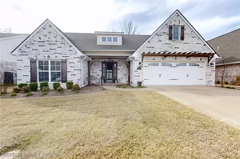 8112 Donnington Ct, Fort Smith, AR 72916