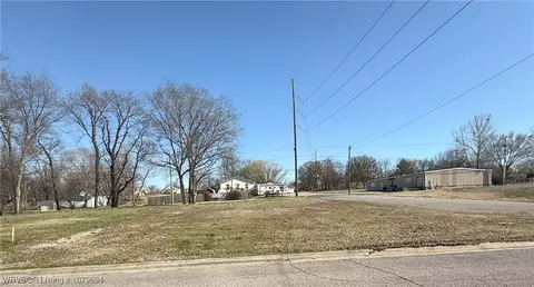 800 N 3rd St, Fort Smith, AR 72901