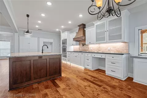 Kitchen - 12200 Stonechase Dr, Fort Smith, AR 72916 photo 2 of 2