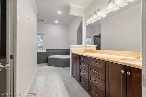 Bath - 12200 Stonechase Dr, Fort Smith, AR 72916 photo 1 of 4