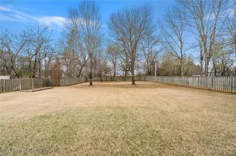 Exterior - 12200 Stonechase Dr, Fort Smith, AR 72916 photo 5 of 7