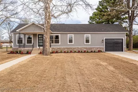 Exterior - 1100 B St, Barling, AR 72923 photo 3 of 5