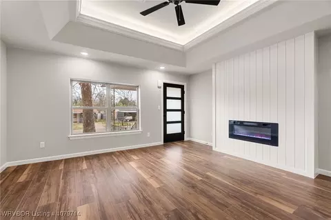Living - 1100 B St, Barling, AR 72923 photo 1 of 3