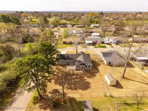 View/Area - 1100 B St, Barling, AR 72923 photo 3 of 3