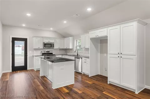 Kitchen - 1100 B St, Barling, AR 72923 photo 2 of 2
