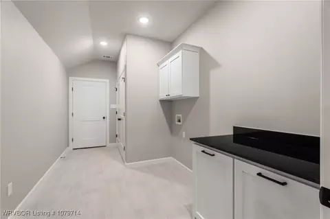 Entry Way - 1100 B St, Barling, AR 72923 photo 1 of 3