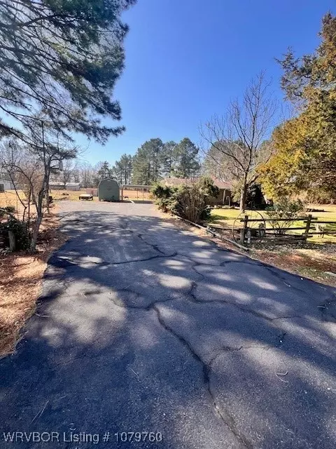 2103 Holt St, Lavaca, AR 72941 photo 2