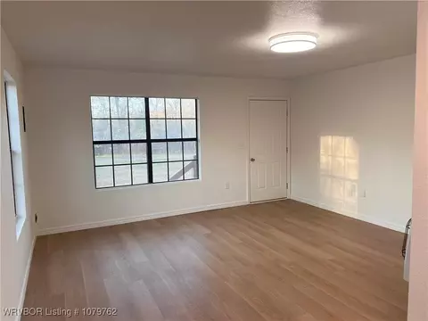Living - 17099 3rd St, Spiro, OK 74959 photo 2 of 3