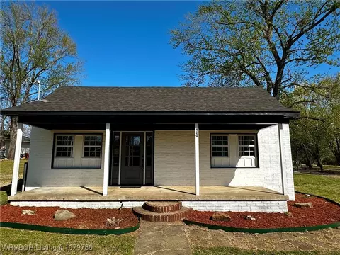 920 Bell Rd, Greenwood, AR 72936